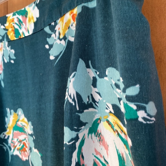 Halogen forest green floral midi bias cut skirt with pleat detail — 8 - Picture 9 of 12